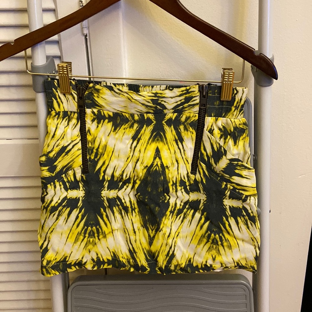 Womens stylista yellow, black and white mini skirt
